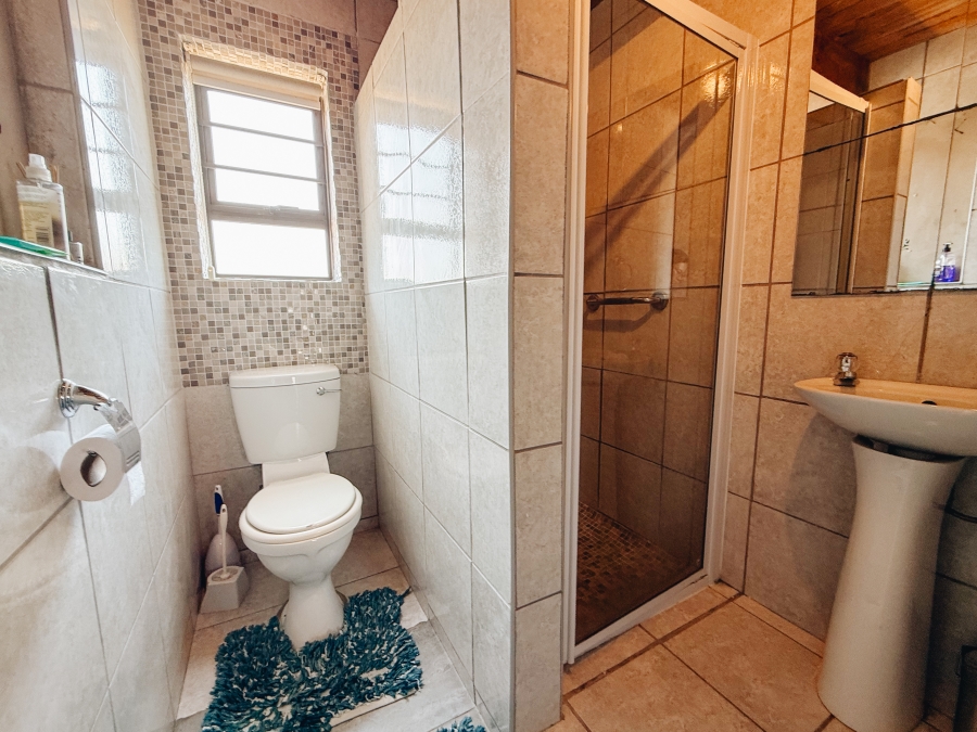 4 Bedroom Property for Sale in Aalwyndal Western Cape